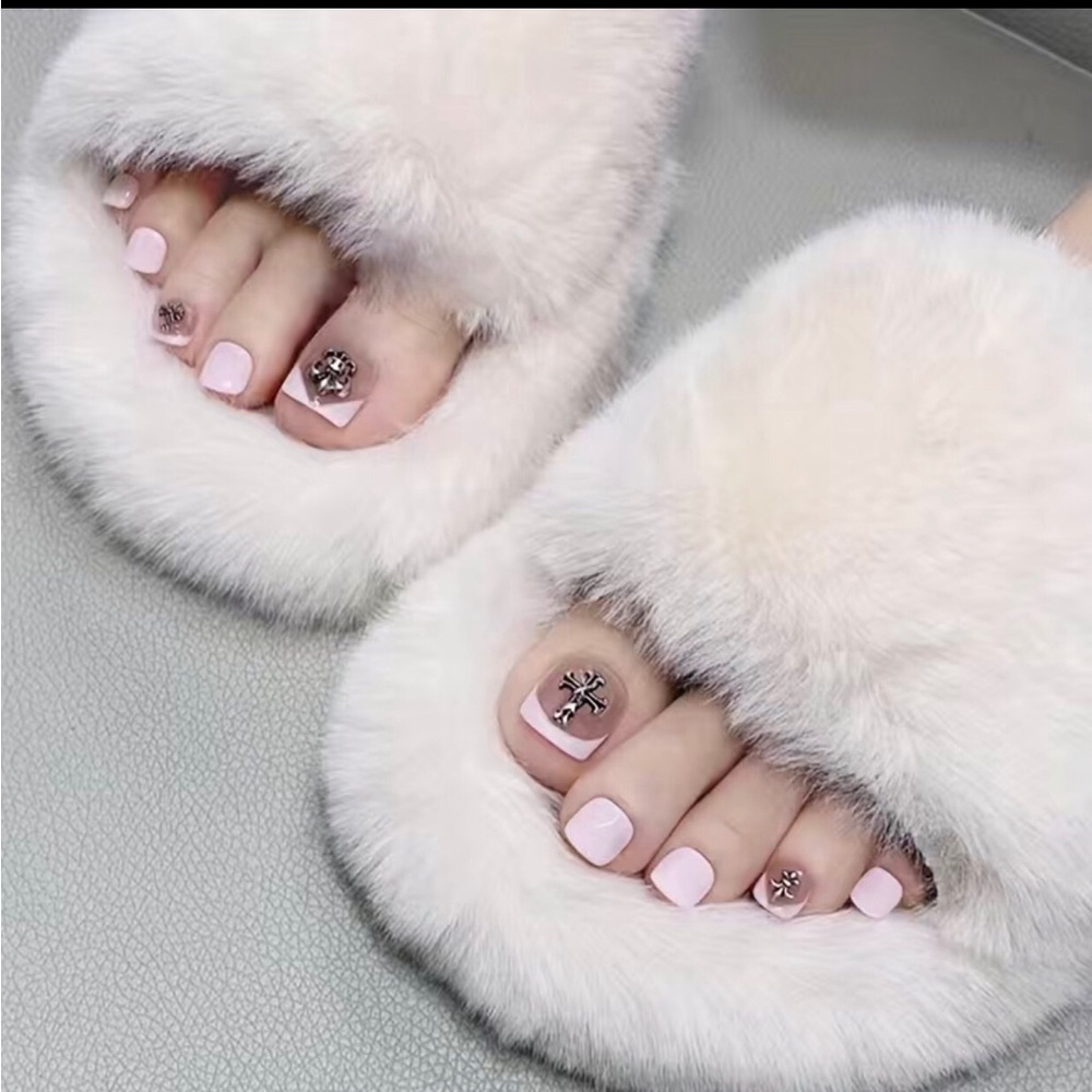GLAM Press On Toe Nails featuring Pink with Silver Charms (complete DIY kit)